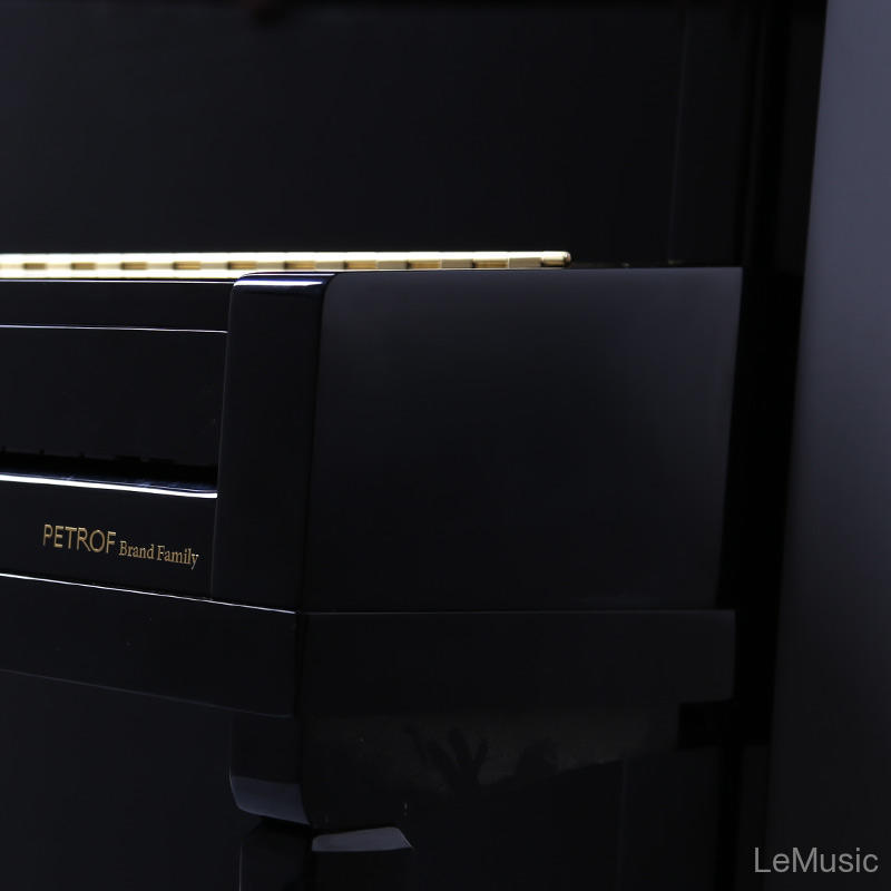 佩卓夫·爱克尔德 K123E1